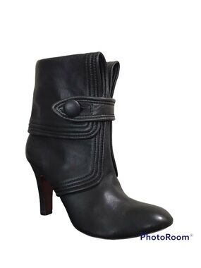 FRYE AND CO. Black Fold-Over Ankle Boots with Button Tab